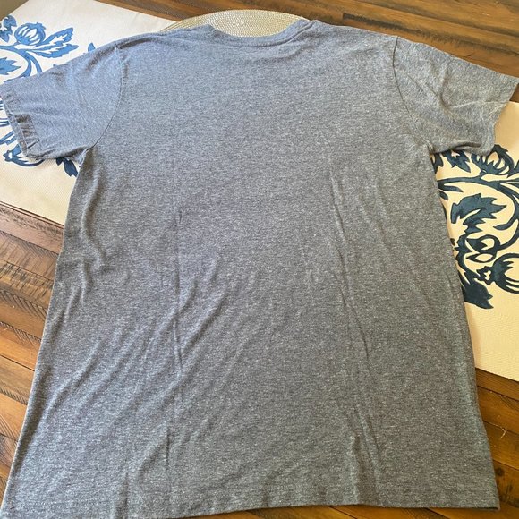 Vans Skull Wearing A Lei T-shirt - Picture 5 of 5